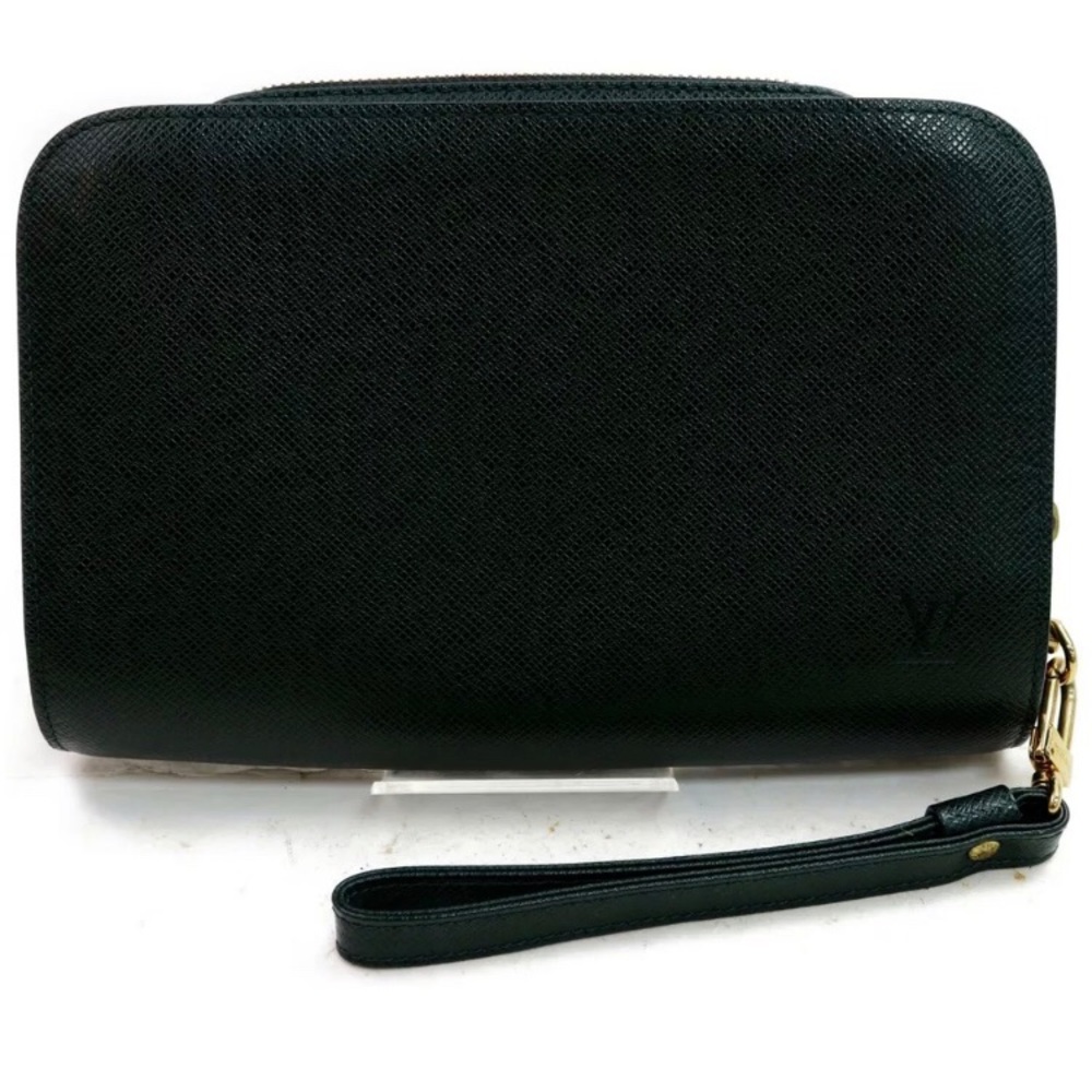 Louis Vuitton Taiga Kaluga leather clutch